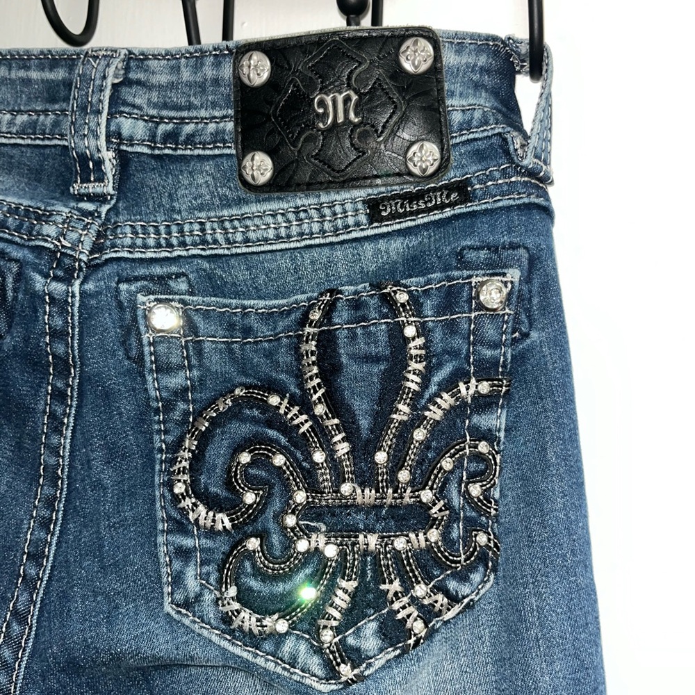 Miss Me lowrise bootcut jeans 27